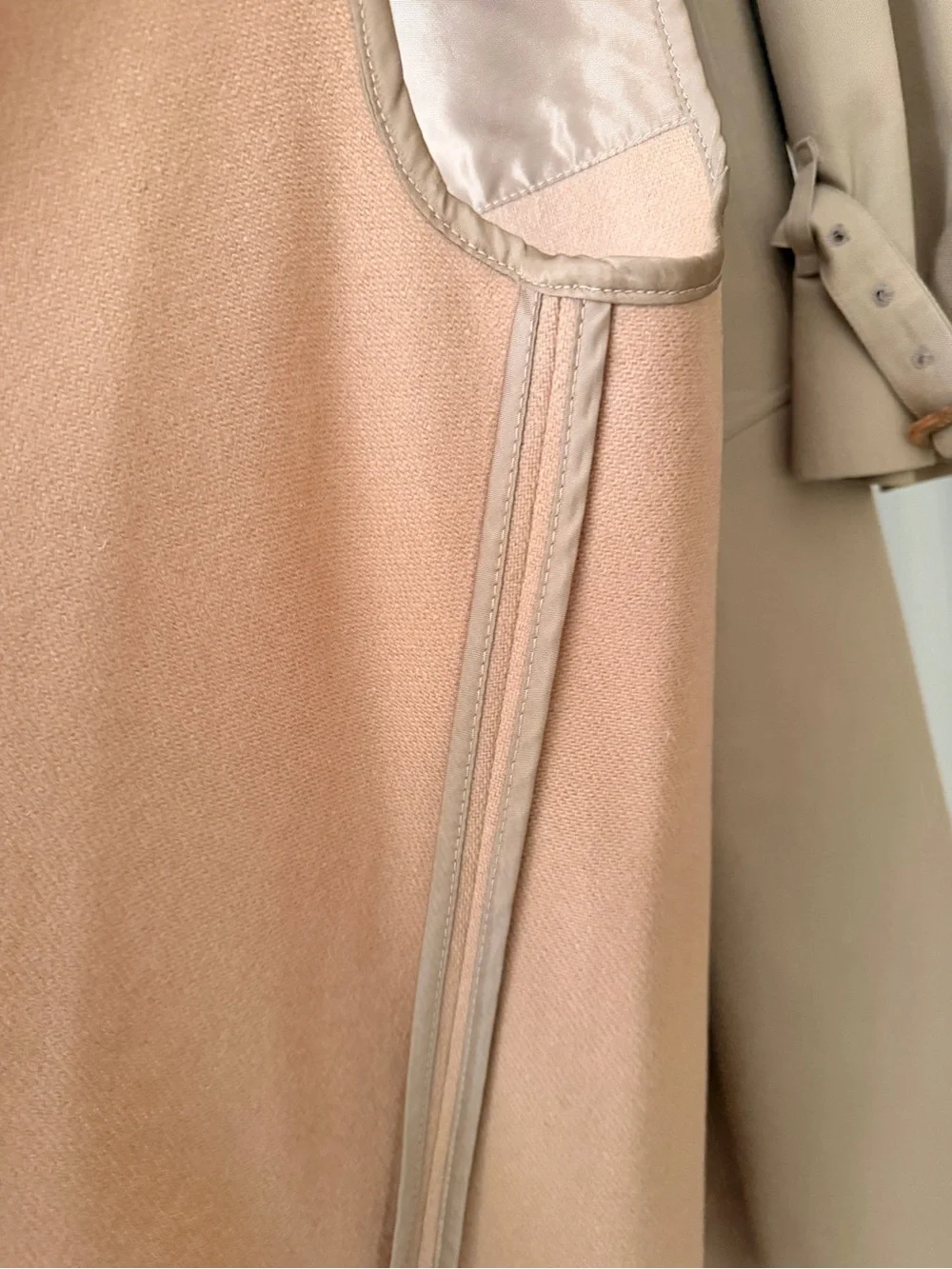 Classic Burberry’s Trench Coat with warmer and collar - Picture 12 of 13
